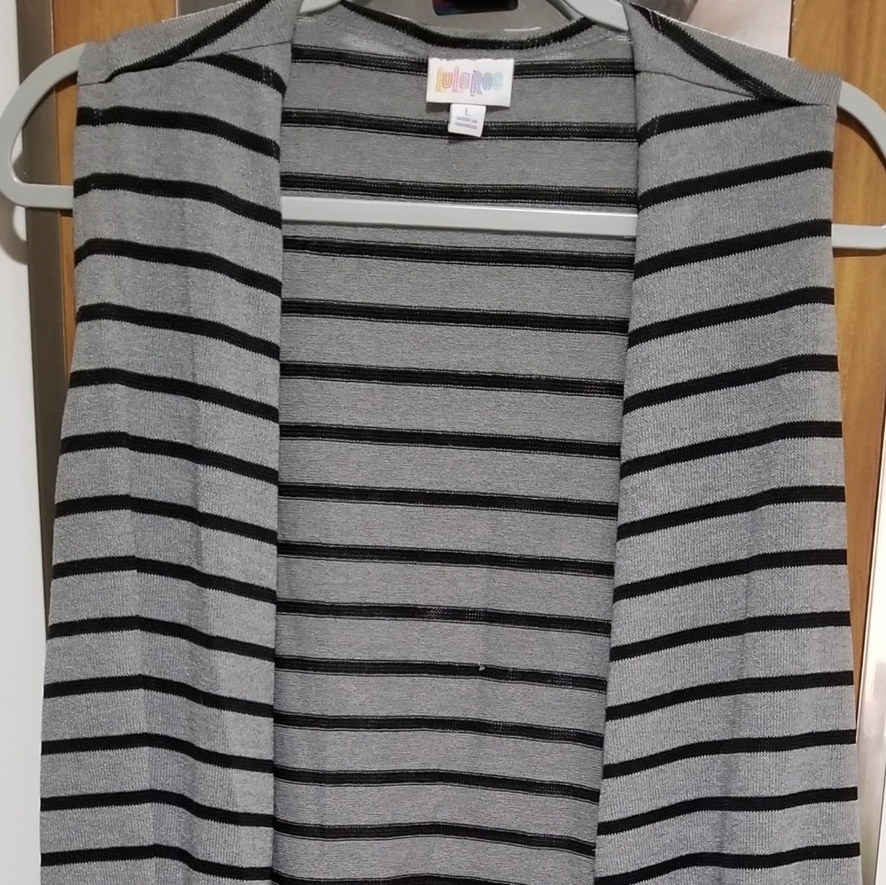 MAKE AN OFFER! Lularoe Joy LARGE (18-20) EUC Grey